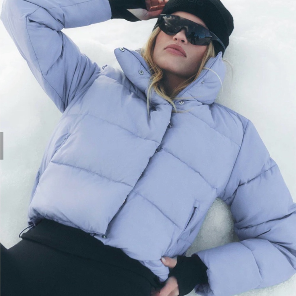 ALO Yoga Gold Rush Puffer in Winter Frost XS - Picture 3 of 3